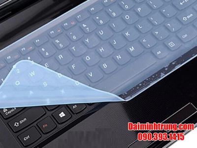 Laptop bị kiến vào