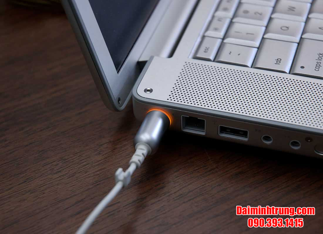 tai sao laptop khong sac duoc pin