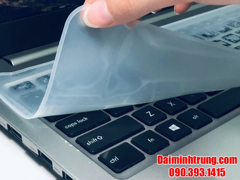 cach luu y de bao quan laptop khong bi vo nuoc